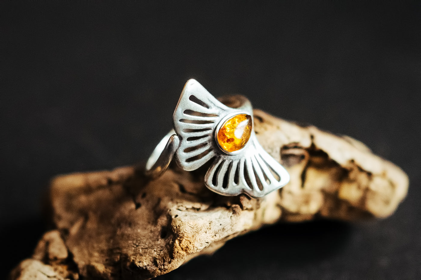 Ginkgo leaf ring.