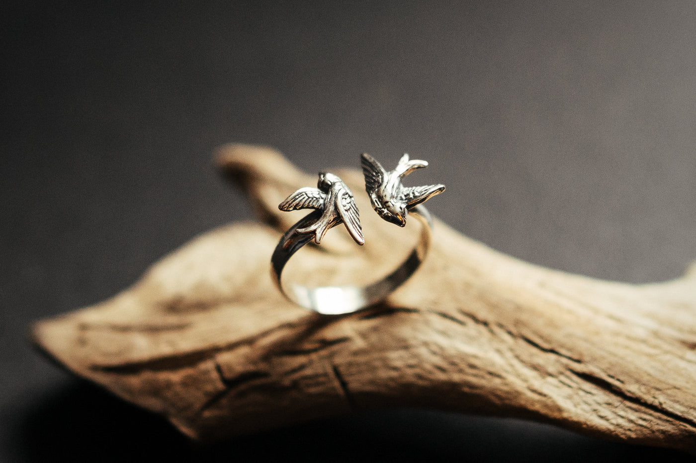 Swallow adjustable ring.