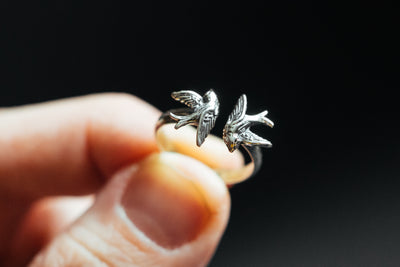 Swallow adjustable ring.