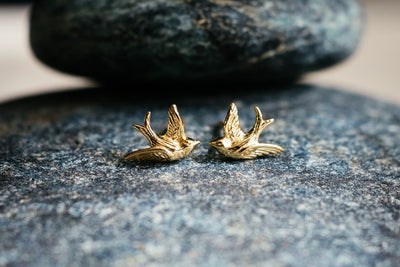Little cute bird earrings. Golden swallows