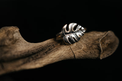 Monstera Leaf Ring