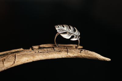 Monstera Leaf Ring