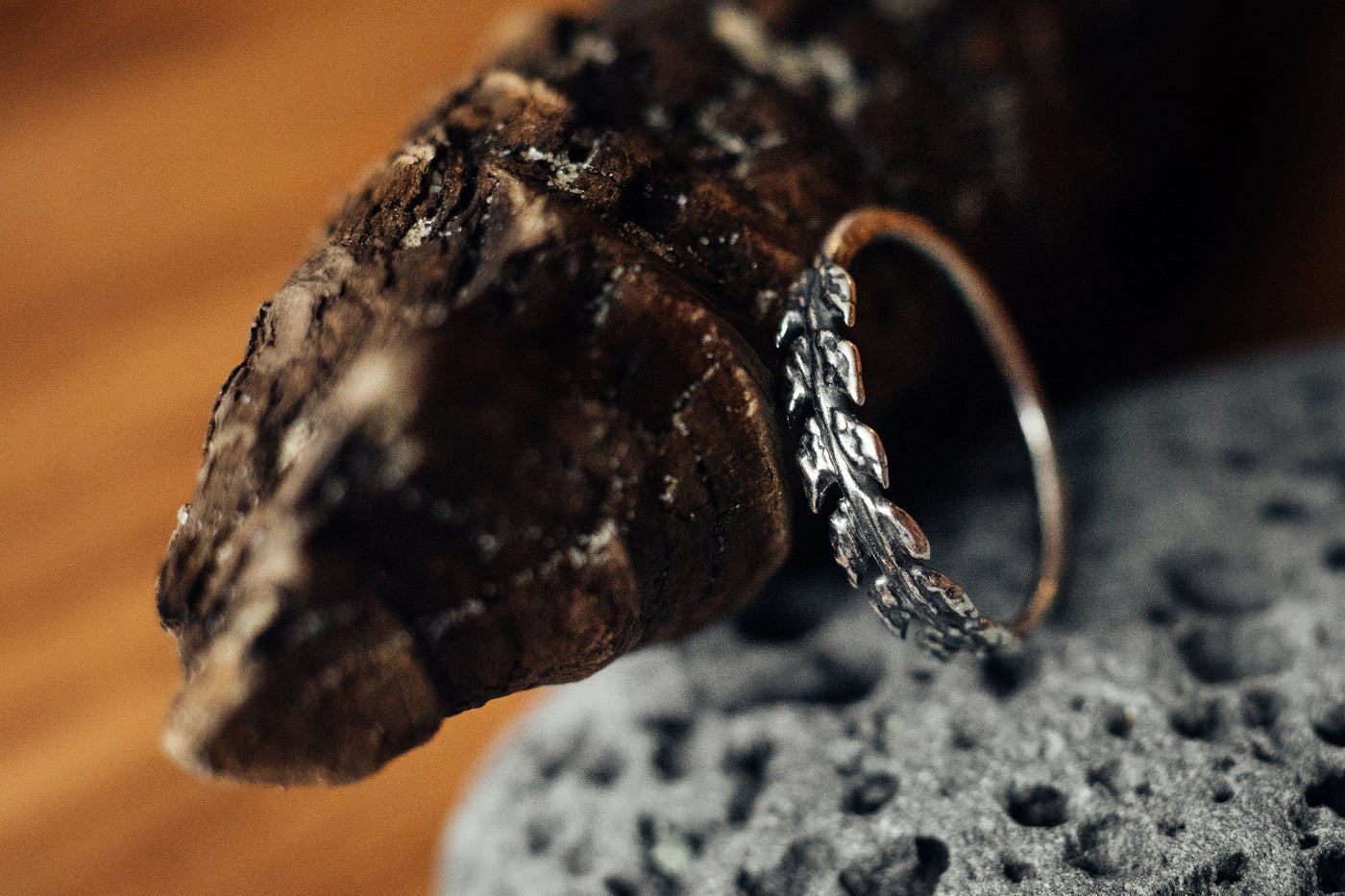 Bay leaves ring.