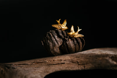 Little cute bird earrings. Golden swallows