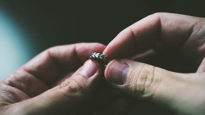 Bay leaves ring.